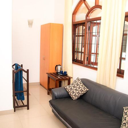 Angel Inn Guest House Negombo Exterior foto